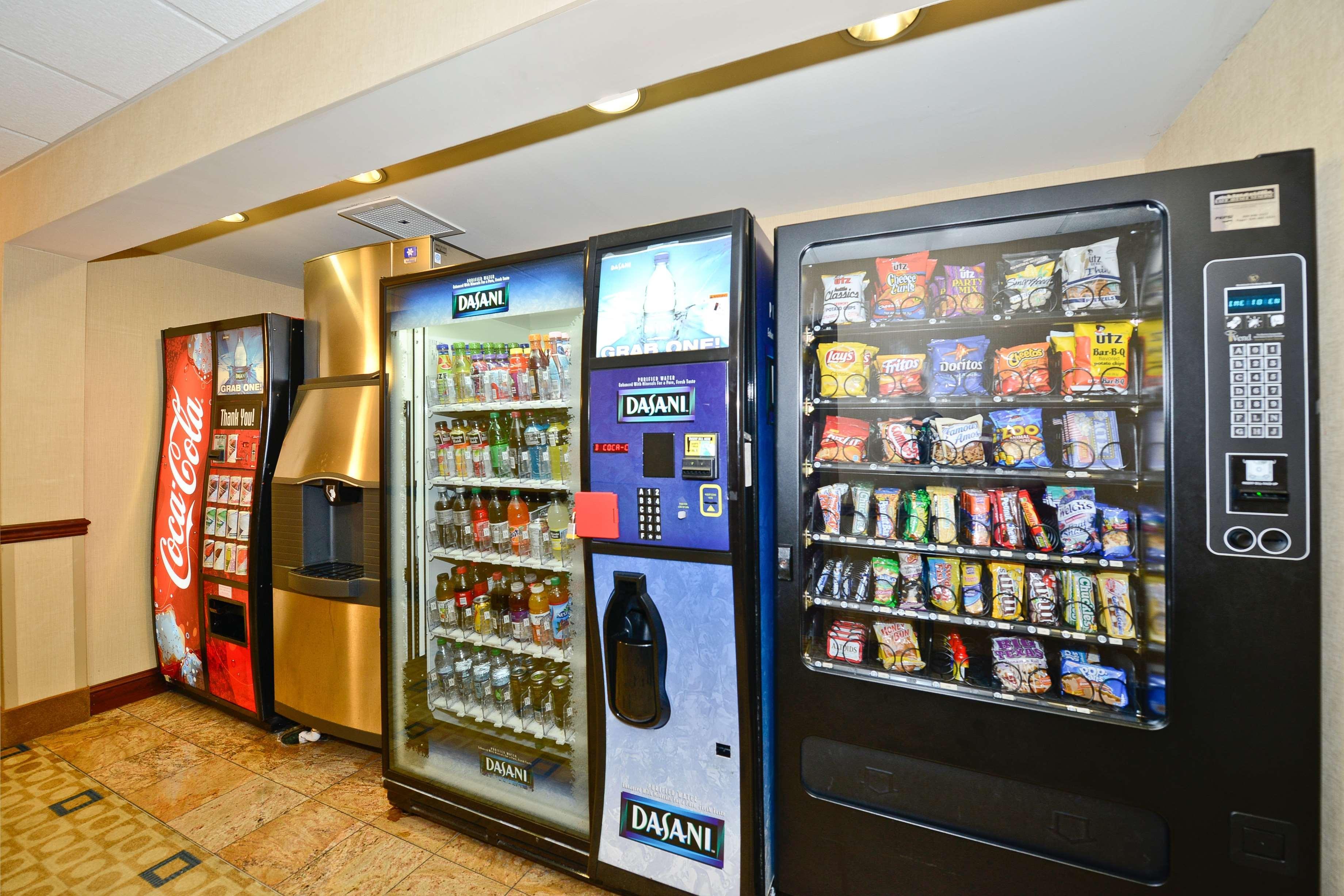 莫若贝斯特韦斯特酒店及套房 威廉斯敦 外观 照片